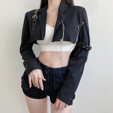 Chaqueta corta exterior negra con cadena